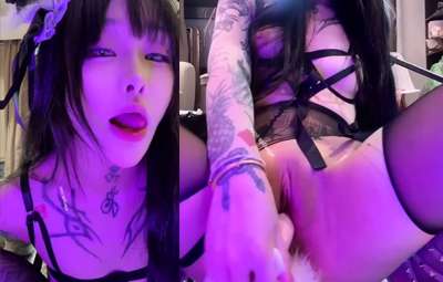 nu-than-douyin-trung-quoc-khieu-vu-va-thu-dam-bang-sextoy